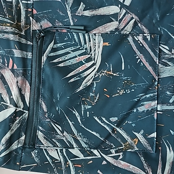 Men's Shorts - Picture 5 of 6